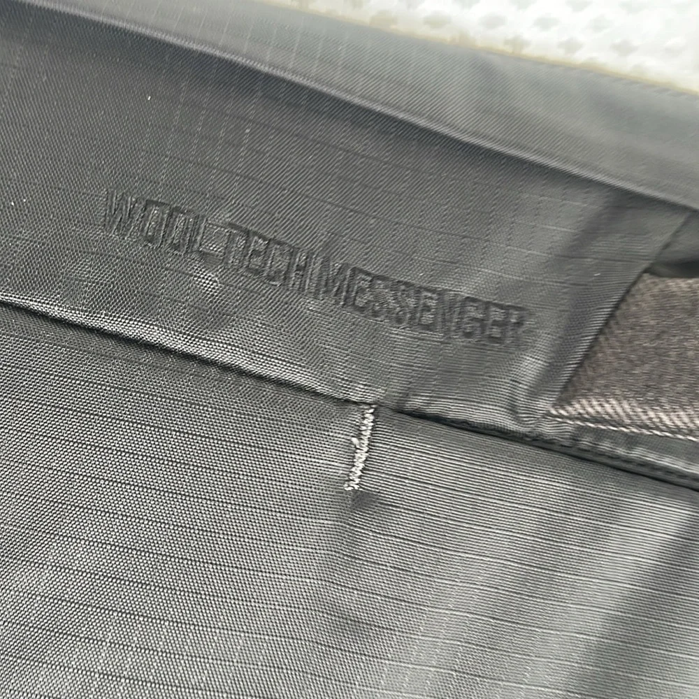 Jack Wolfskin Wool Tech Messenger Bag Laptop Crossbody School Work NWT